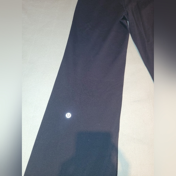 Black baggy Lululemon yoga pants - Picture 7 of 7